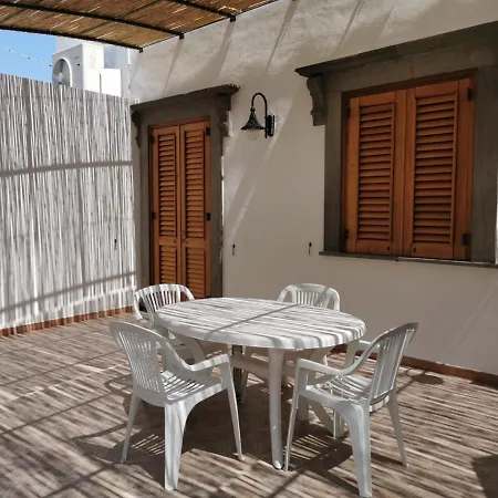 Anfora Blu Feriehus Canneto (Lipari)